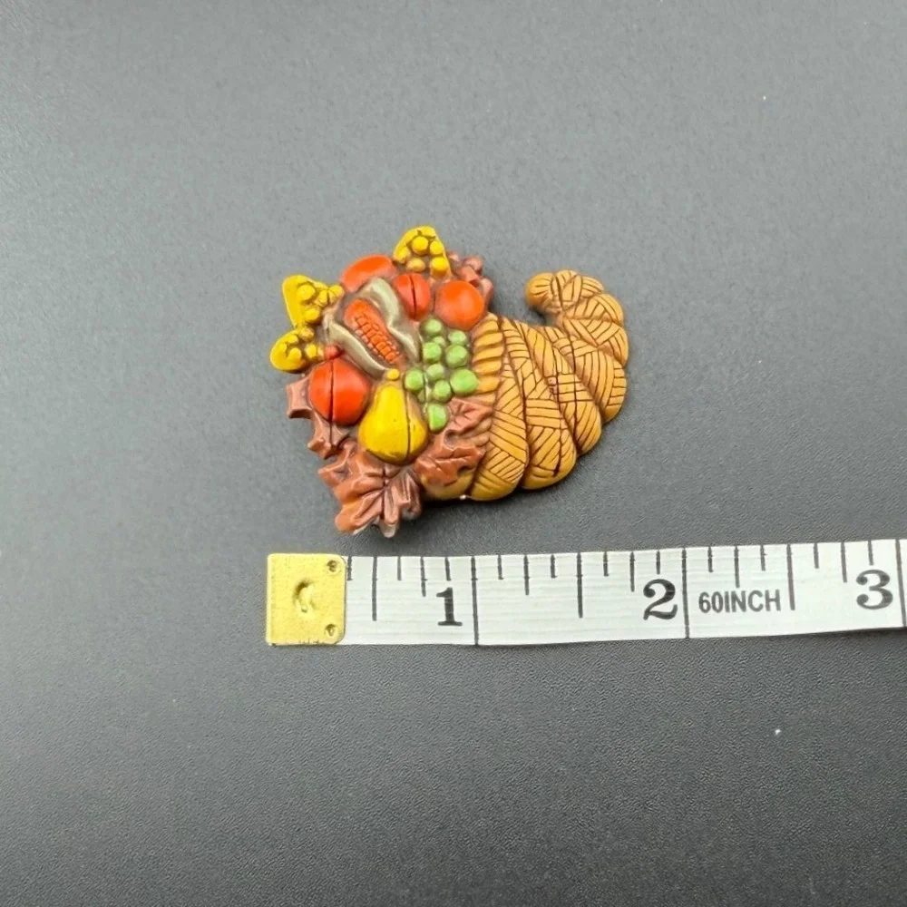 Vintage Hallmark Brooch Pin Thanksgiving‎ Cornucopia Harvest Fruit Fall Holiday